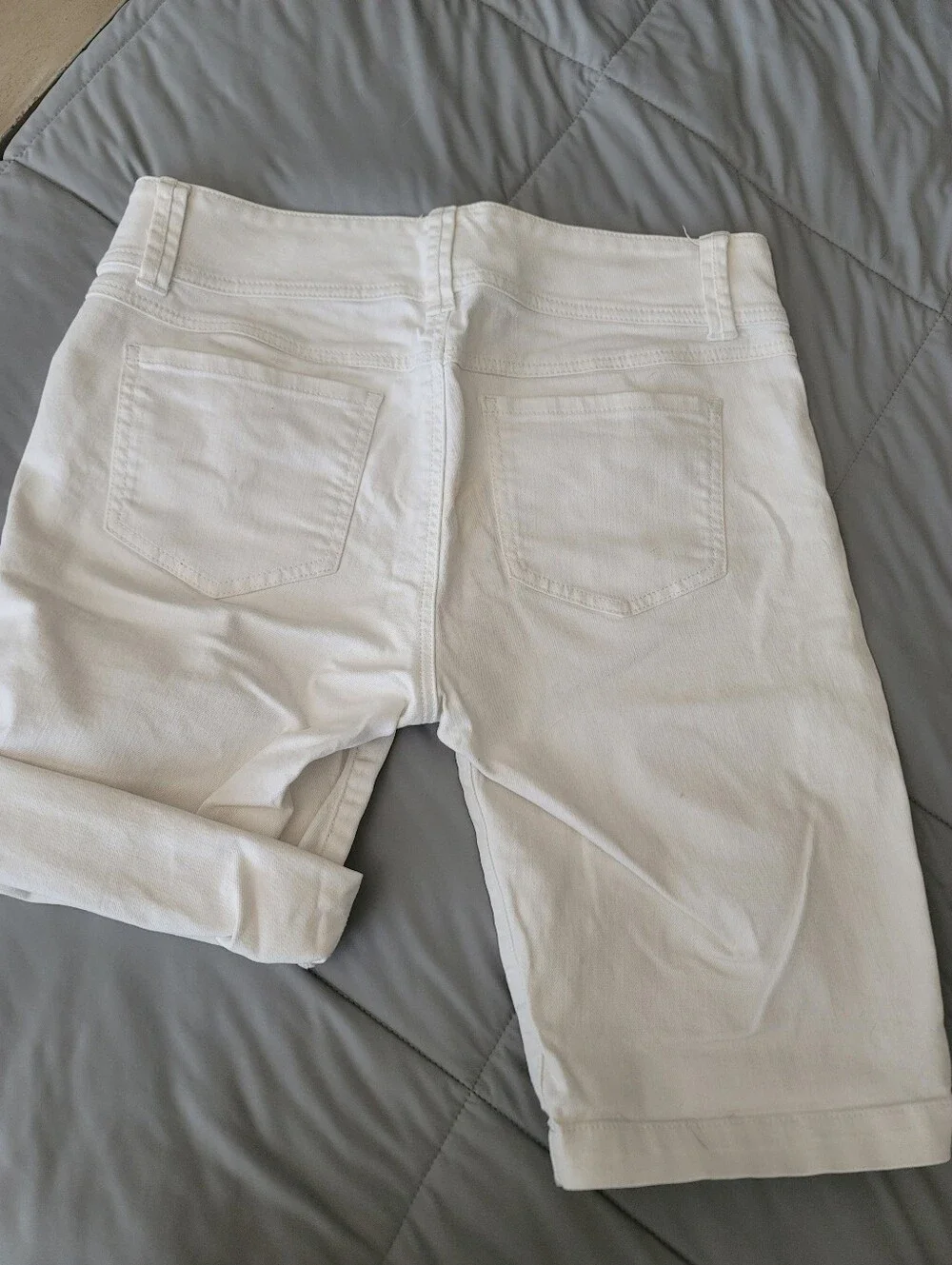 CAbi White Denim Shorts – Size 6